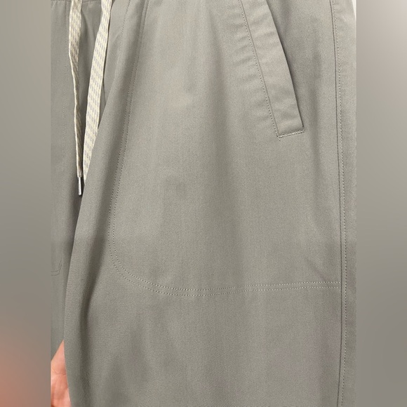 Vuori Meta Jogger Gray Jogger Pants Size Small - Picture 4 of 8